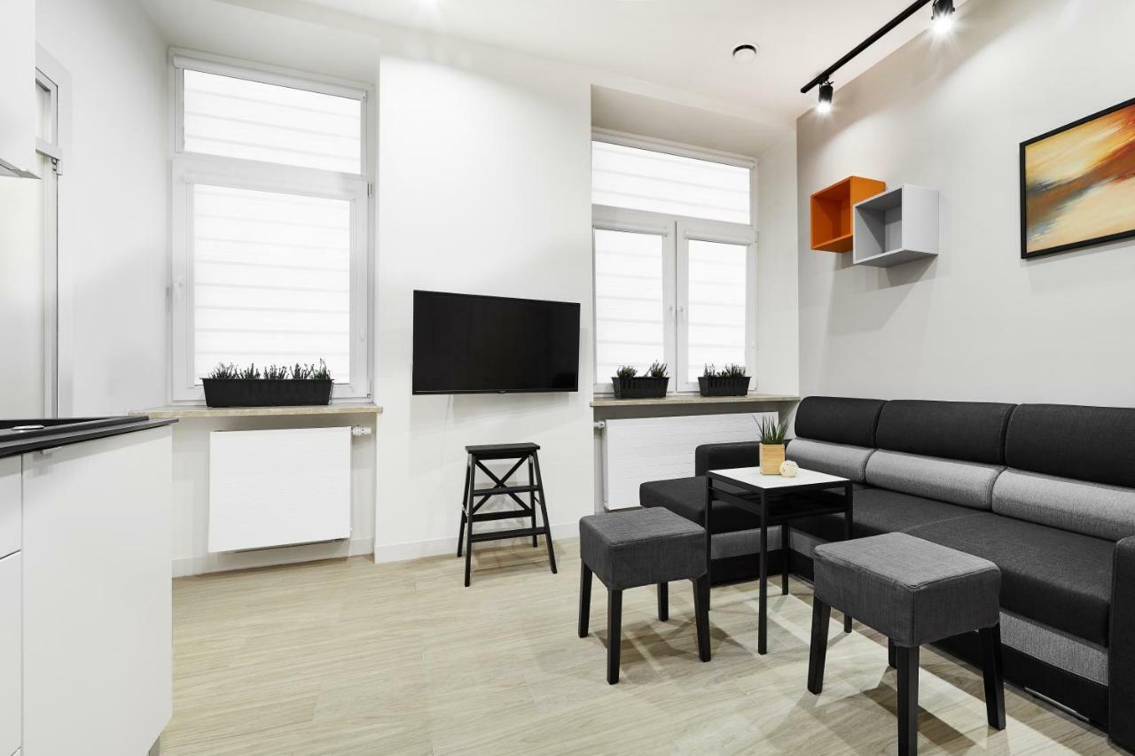 Compact Slowackiego Avenue Apartment Krakow