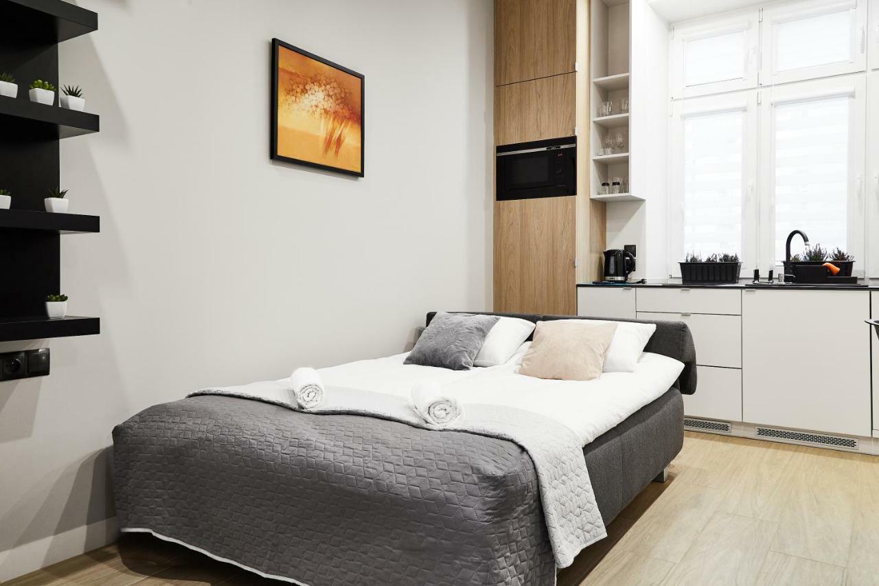 Compact Slowackiego Avenue Apartment Krakow
