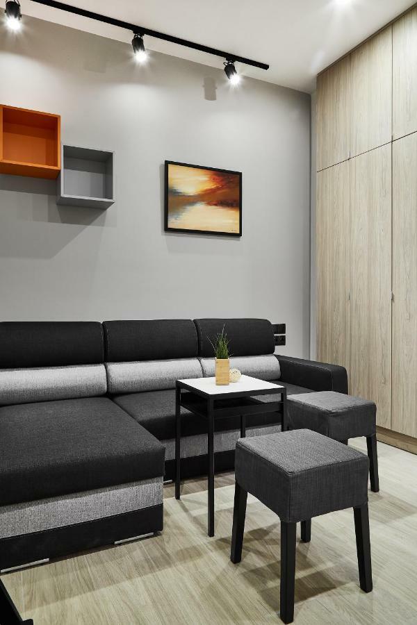 Compact Slowackiego Avenue Apartment Krakow